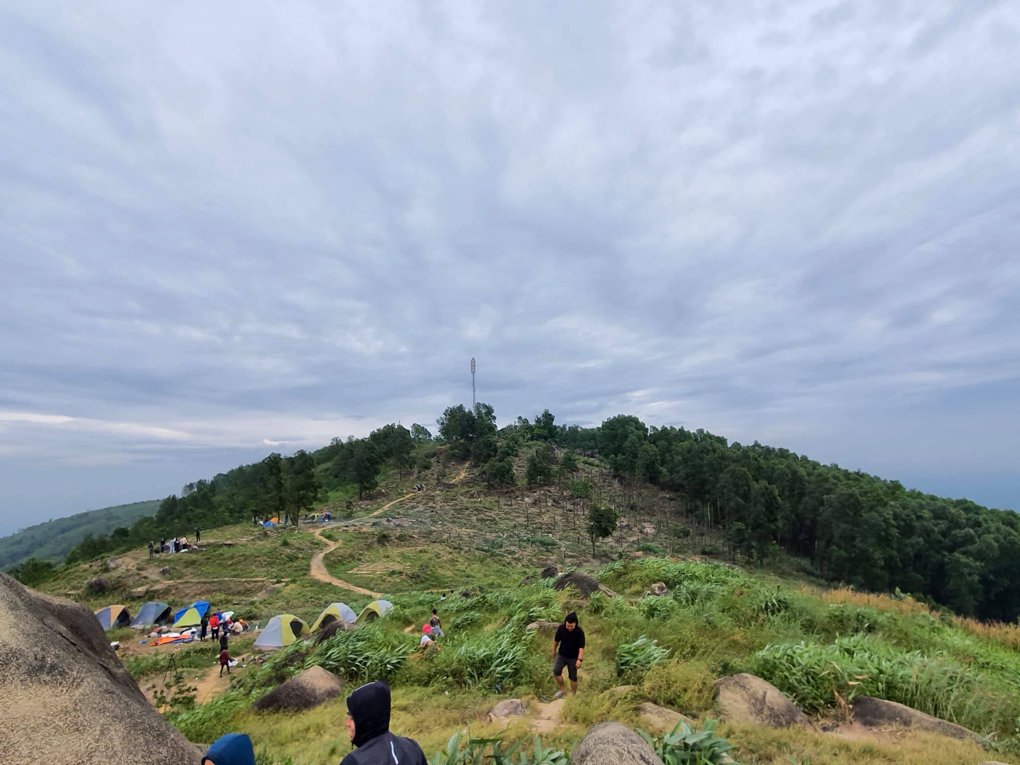 Tour Trekking núi Chứa Chan