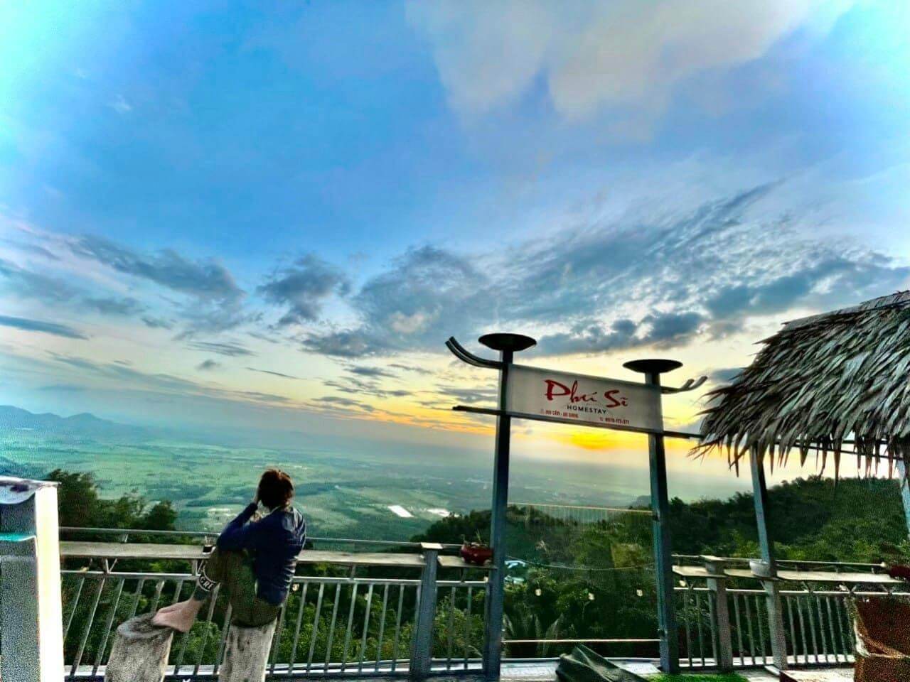 Phú Sĩ Homestay & Seafood Núi Cấm